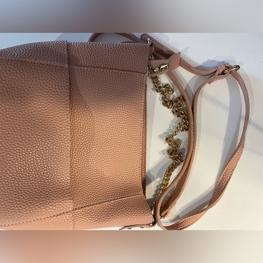 Adorable Pink Purse Gold Hardware Many Pockets Pimpled Texture Crossbody 100% PU